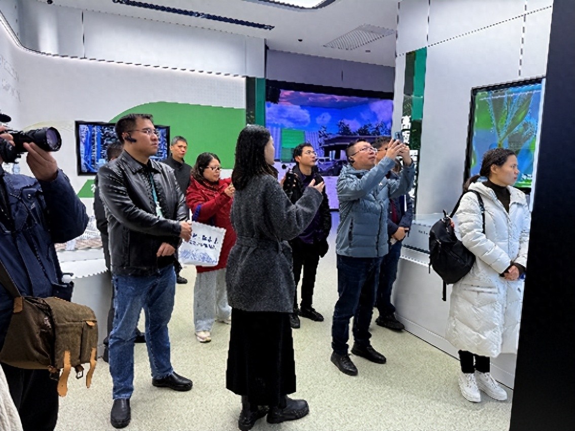 1113b382761969e4dedb7f969d58ec4f2e5~tplv-tt-origin-web_gif